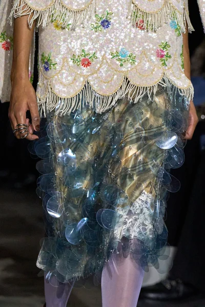 Look 4